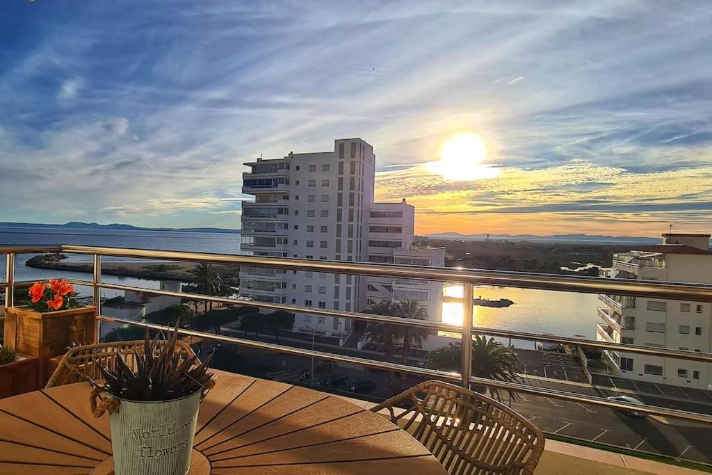 Sunsetmare Vacational Apartment Roses Exteriér fotografie